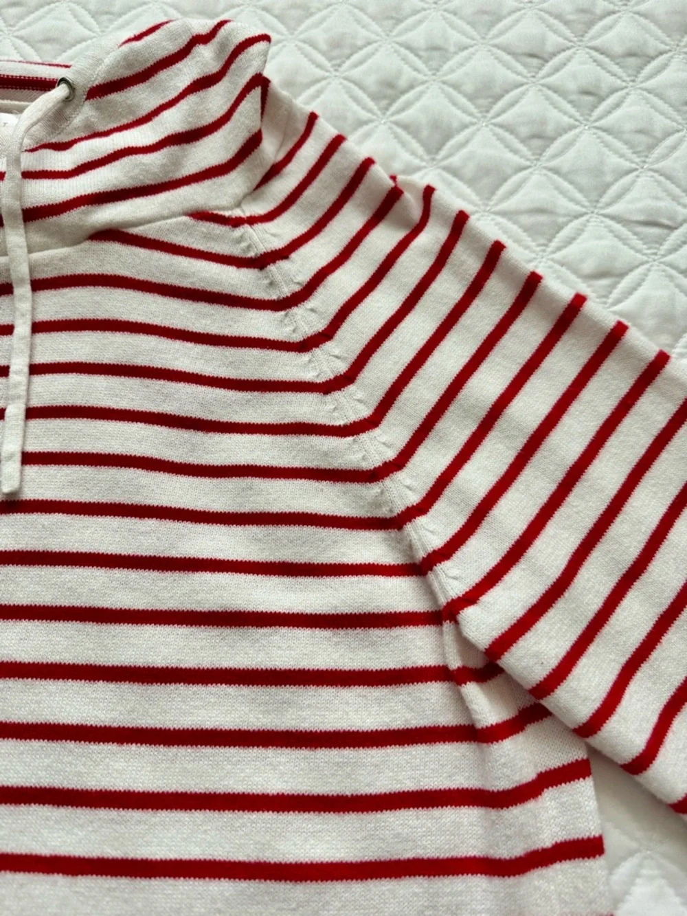 Amour Vert Kaitlyn White Red Striped Cowl Neck Drawstring Pullover Sweater Sz M